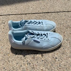 Brand new blue suede Champion shoes 9⭐️